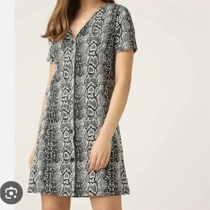 Mango Snakeskin Print V-Neck Dress Button Closure 
Size 4 / Small Short Sleeve